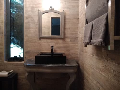 Gala Da Vittoria, Bathroom