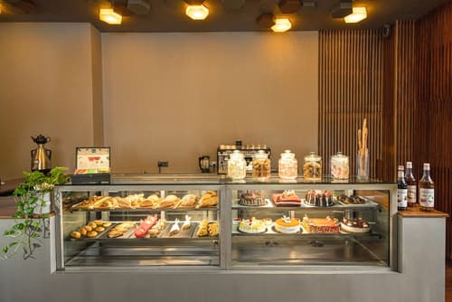 Pearl Grand By Rathna, Cafe