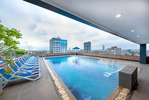 Pearl Grand By Rathna, Rooftop pool