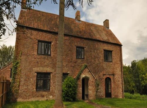 Langley Inn, Front of property