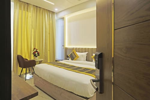 Hotel Mehul International -Near New Delhi Railway Station, Paharganj & Connaught Place, Room