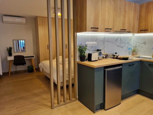 10 Apartments & Suites Athens, Room