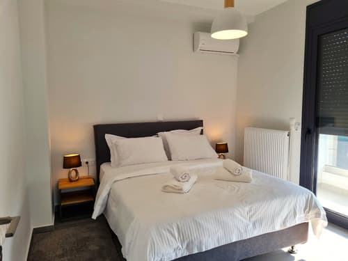 10 Apartments & Suites Athens, Room