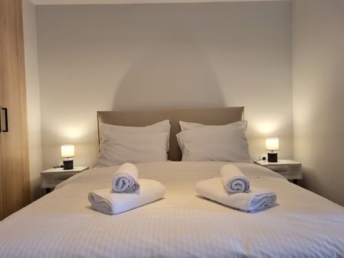 10 Apartments & Suites Athens, Room