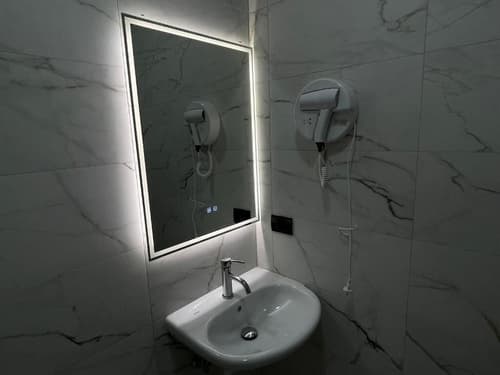 Amorino Tirana B&B, Bathroom