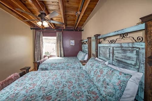 Alpine City Place, Room