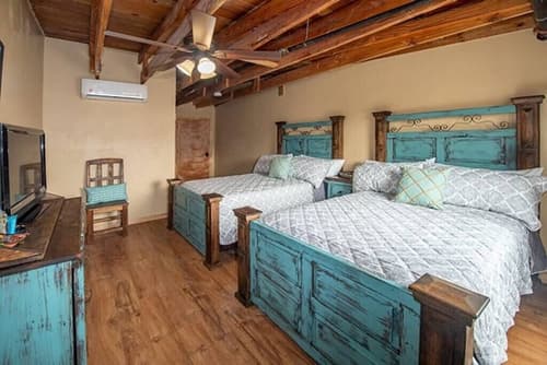 Alpine City Place, Room