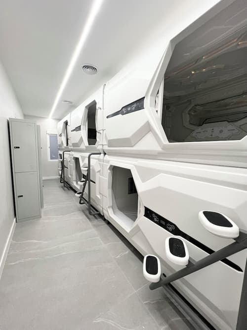Hostel Space Capsule, Room