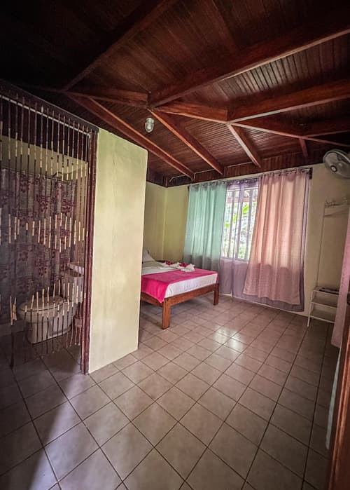 Ventanas en Corcovado, Room