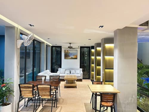 Cambana La Rivière Hotel, Lobby sitting area