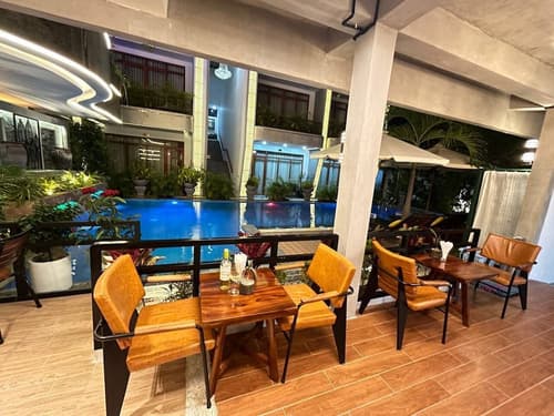 Cambana La Rivière Hotel, Lobby sitting area