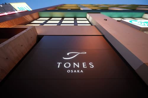 Tones Osaka, Primary image
