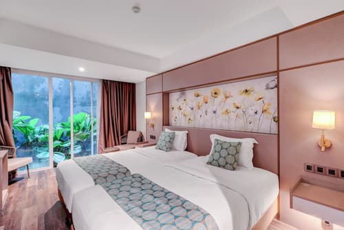 Sunday Hotel Arshika Sunset Road