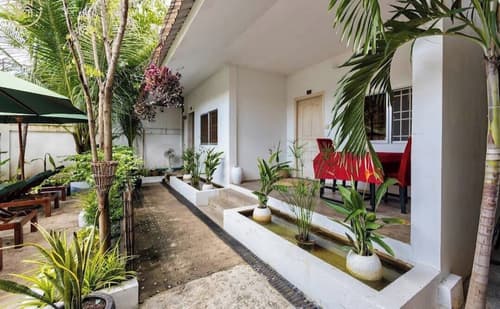 Green Boutique, Exterior