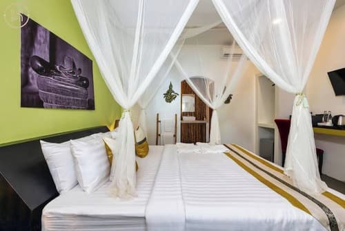 Green Boutique, Room