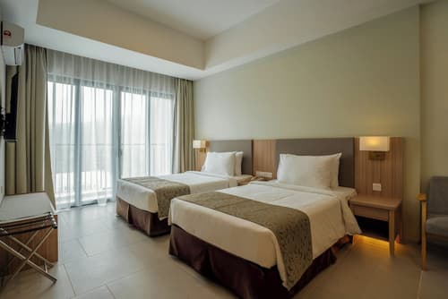 Zenith Suites Cameron, Room