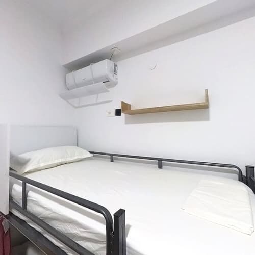 Mateo Rooms and Hostel, Room