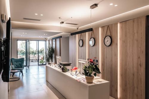 Hotel Portanova, Reception