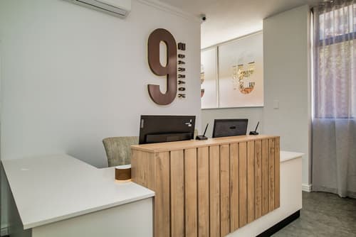 9 On Barrack, Reception