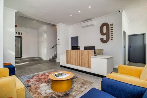 9 On Barrack, Reception