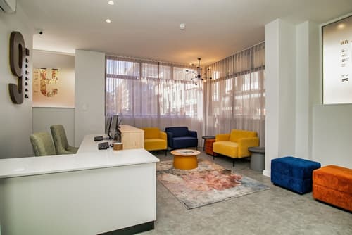 9 On Barrack, Reception