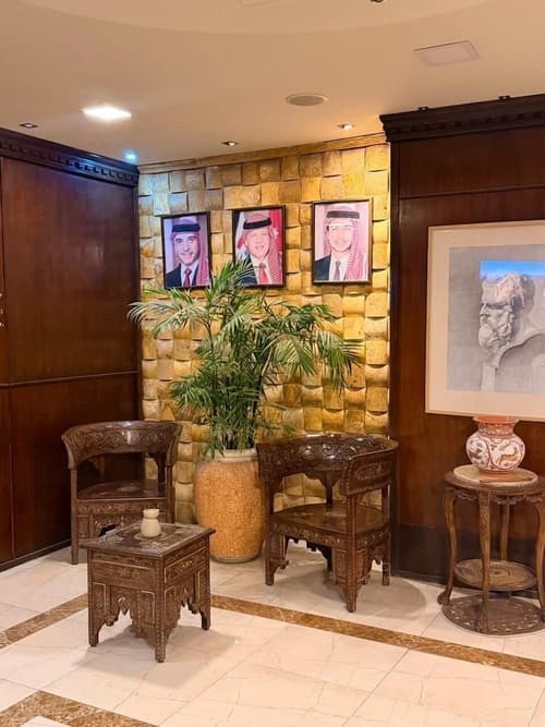 Saint John Hotel, Reception