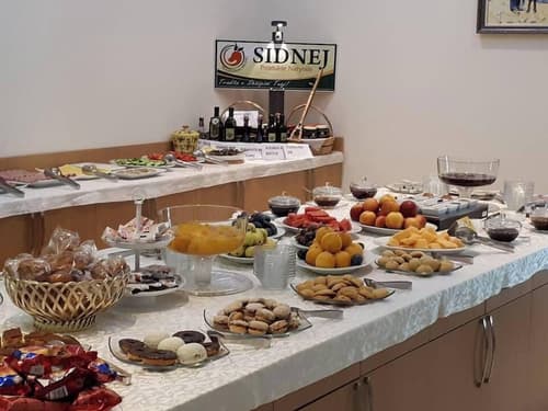 Hotel & Restaurant Grand White City