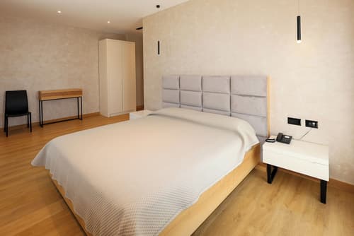 Hotel & Restaurant Grand White City