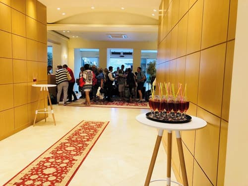 Hotel & Restaurant Grand White City