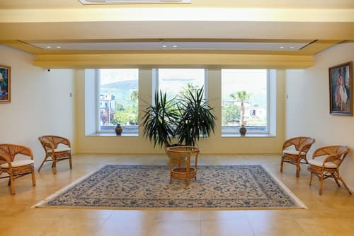 Hotel & Restaurant Grand White City