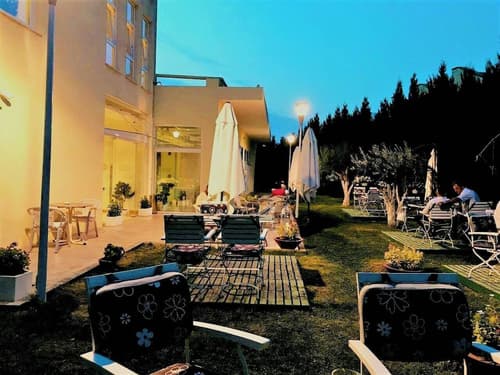 Hotel & Restaurant Grand White City