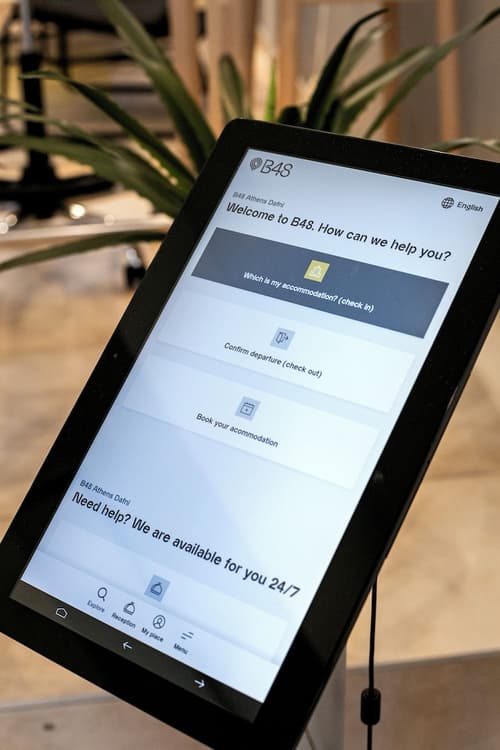 B48 Athens Dafni, Check-in/check-out kiosk