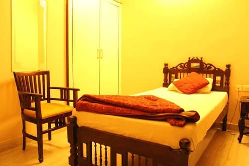 Hotel Chit Chat Palace, Room