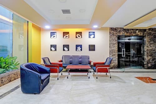 Fabhotel The Royal Plaza