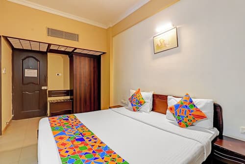 Fabhotel The Royal Plaza