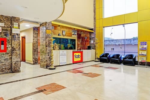 Fabhotel The Royal Plaza