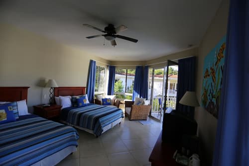 The Hideaway Hotel, Room