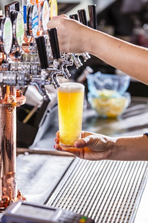 ibis Mackay, Bar (on property)