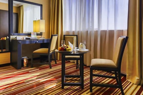 Executive Suites, Room