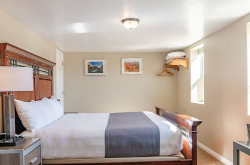 Mountain Ridge Cabins and Lodging, Room