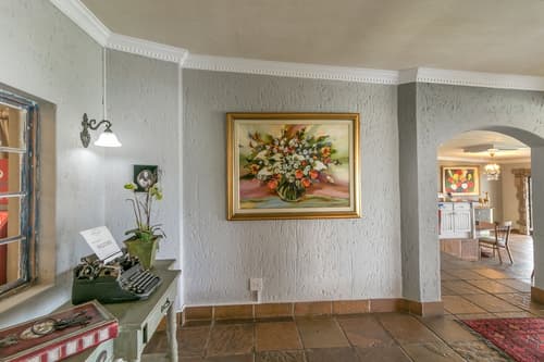 Villa Castollini, Interior entrance