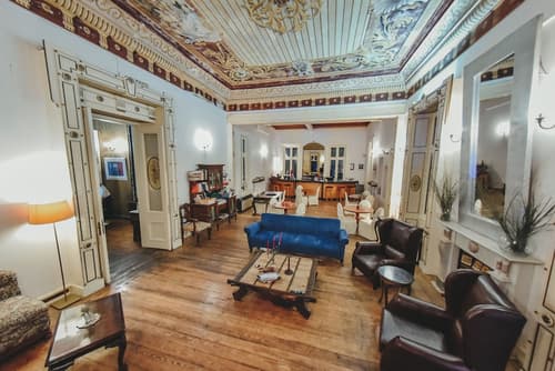 The Loriet, Lobby sitting area