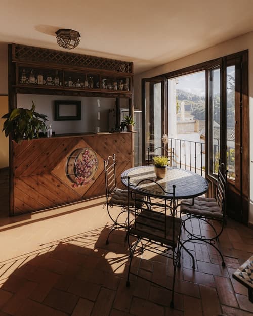 Casa Bombo, Check-in/check-out kiosk