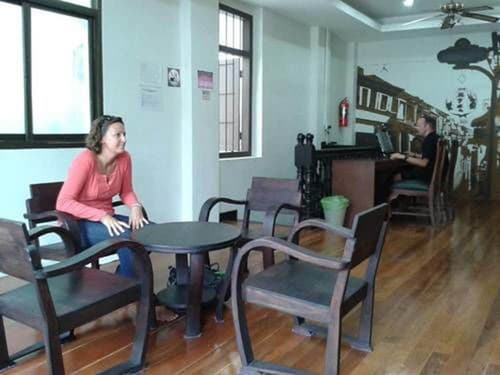 Sunny Hostel Phuket, Lobby sitting area