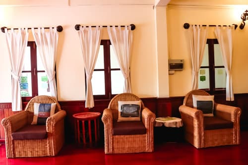 Ban Lakkham River View, Lobby sitting area