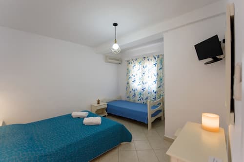 Tsakanos Apartments, Room