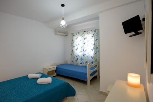 Tsakanos Apartments, Room