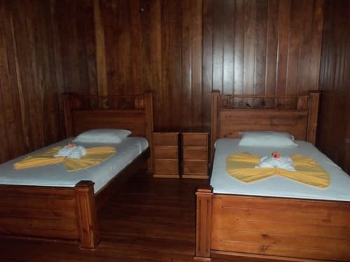 Miss Junies Lodge, Room