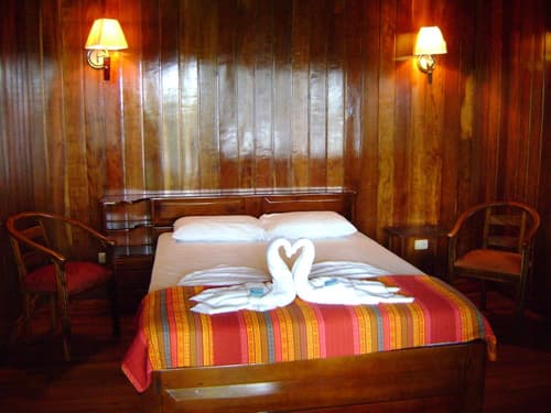 Miss Junies Lodge, Room