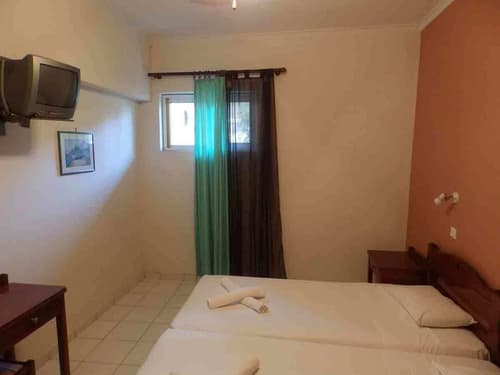 Alexandra Hotel, Room